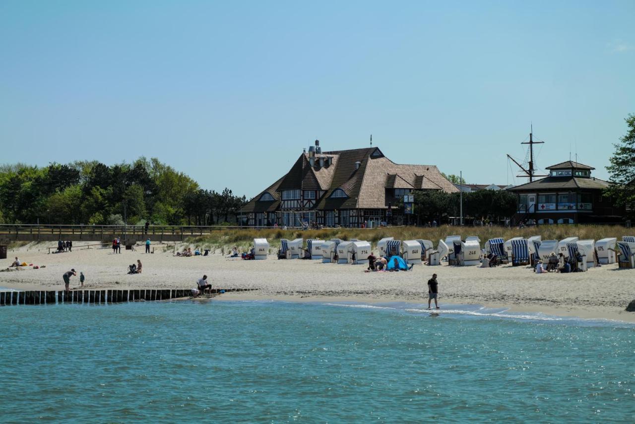 Ostseelagune Zingst, Exklusive Dhh, Strandnah, Sauna, Kamin, 3 Sz, 2 Baeder, Glasfaser, Haustierfrei, Garten Mit Suedterrasse, E-Ladesaeule, 2 Stellplaetze, Strandkorb, Fahrradschuppen, Waschmaschine, Trockner, Nichtraucher Exterior foto