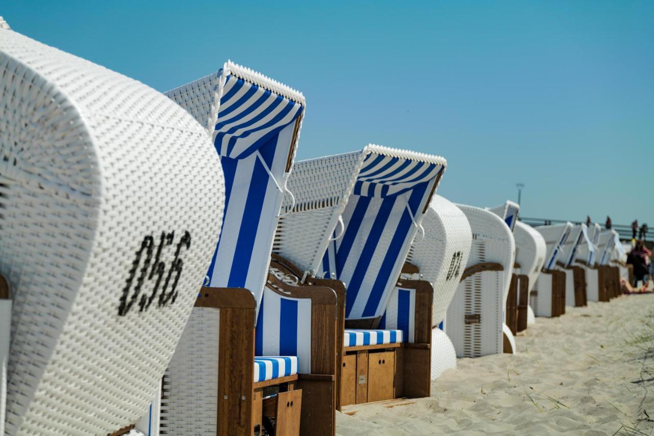 Ostseelagune Zingst, Exklusive Dhh, Strandnah, Sauna, Kamin, 3 Sz, 2 Baeder, Glasfaser, Haustierfrei, Garten Mit Suedterrasse, E-Ladesaeule, 2 Stellplaetze, Strandkorb, Fahrradschuppen, Waschmaschine, Trockner, Nichtraucher Exterior foto
